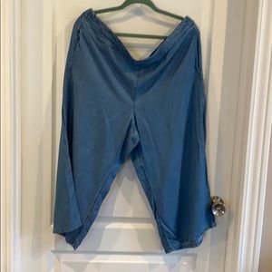 J Jill light jean crop pants